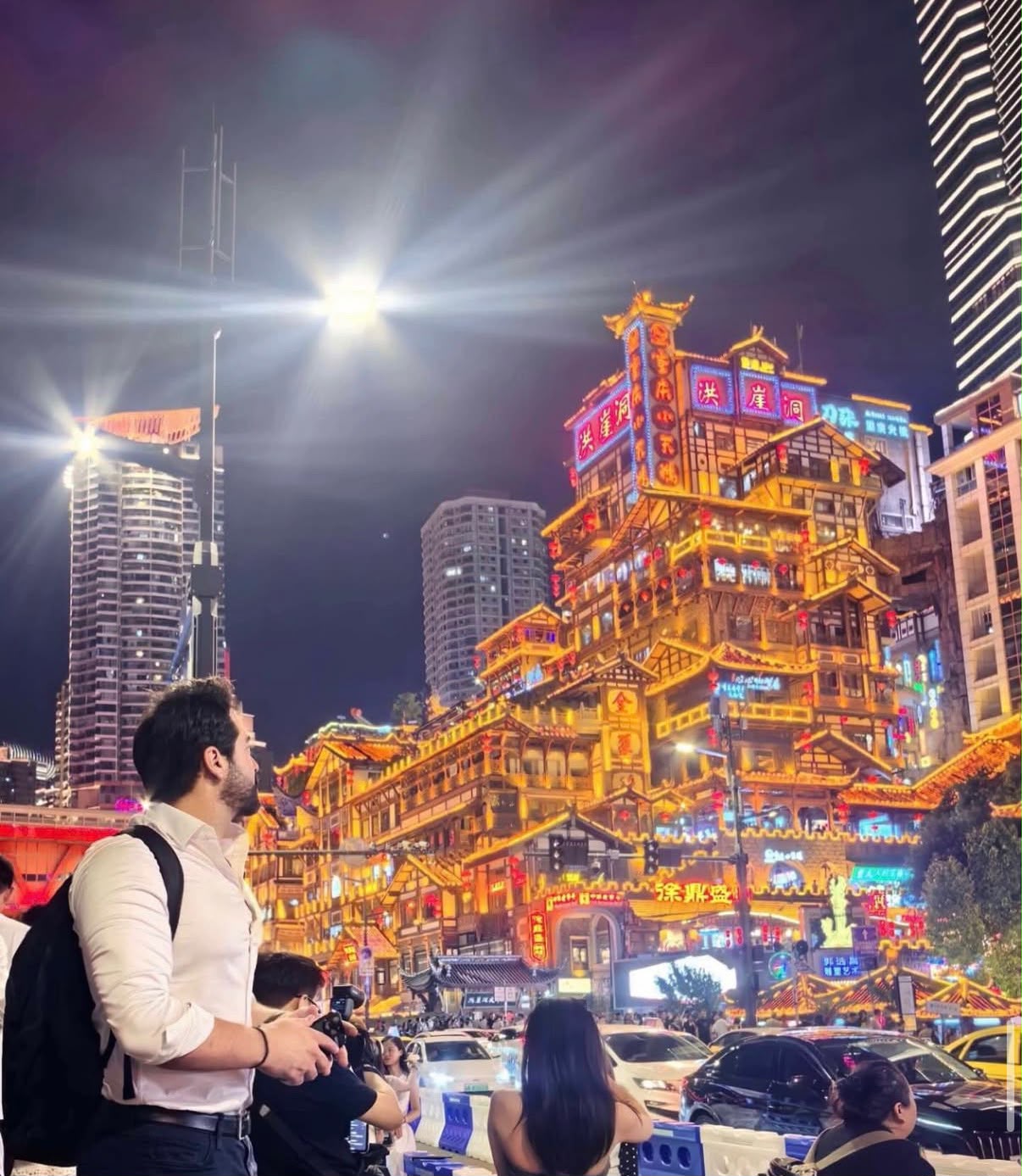 Matheus em Chongqing, na China